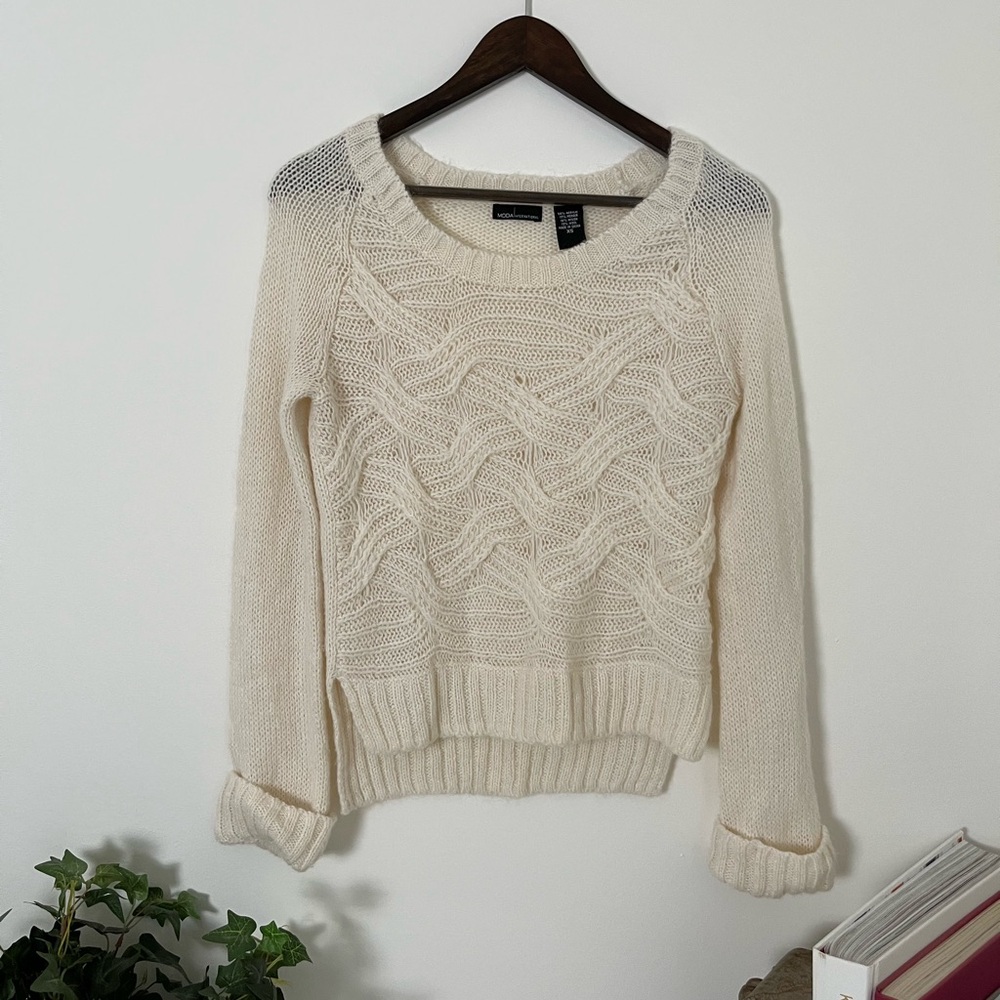 Modal International Y2K Cream Cable Knit Acrylic Mohair Wool Cottage Classic